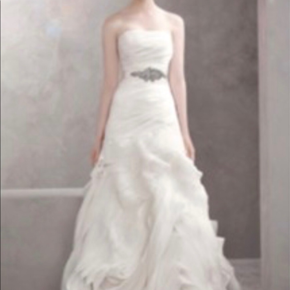 White by Vera Wang Wedding dress - unaltered!